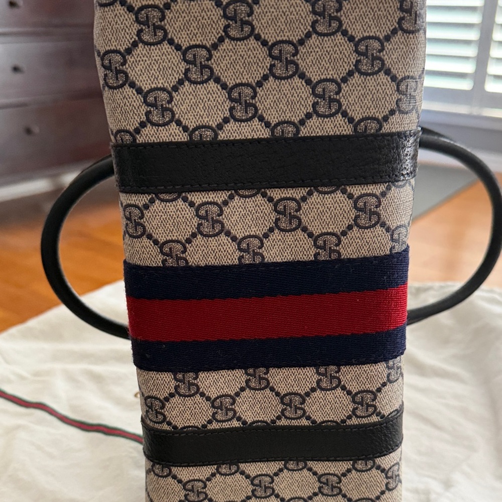 Vintage Gucci Women's Satchel with Red and Blue Stripes - Picture 5 of 5